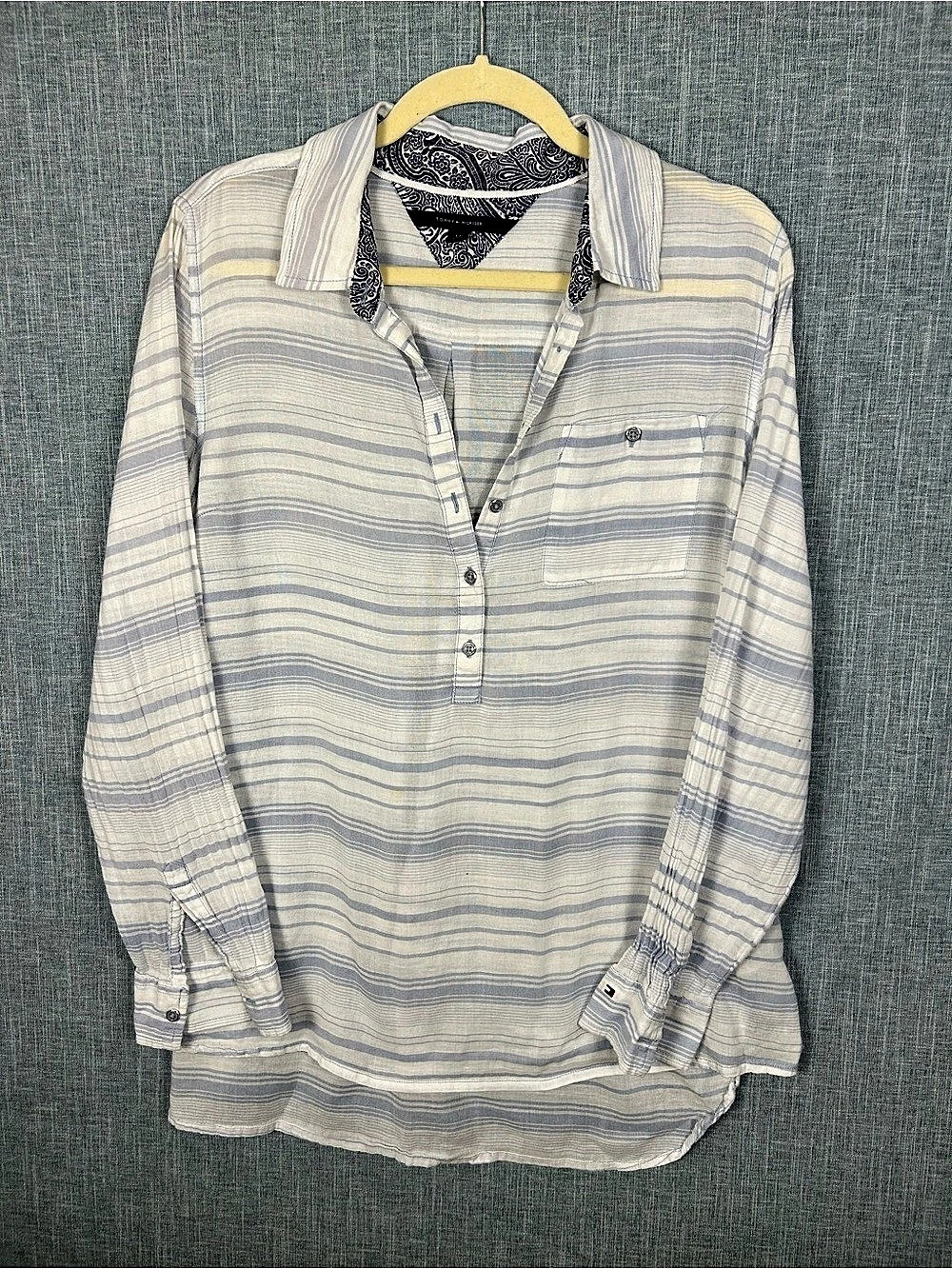Tommy Hilfiger Striped Casual Shirt in Gray & White Size Large